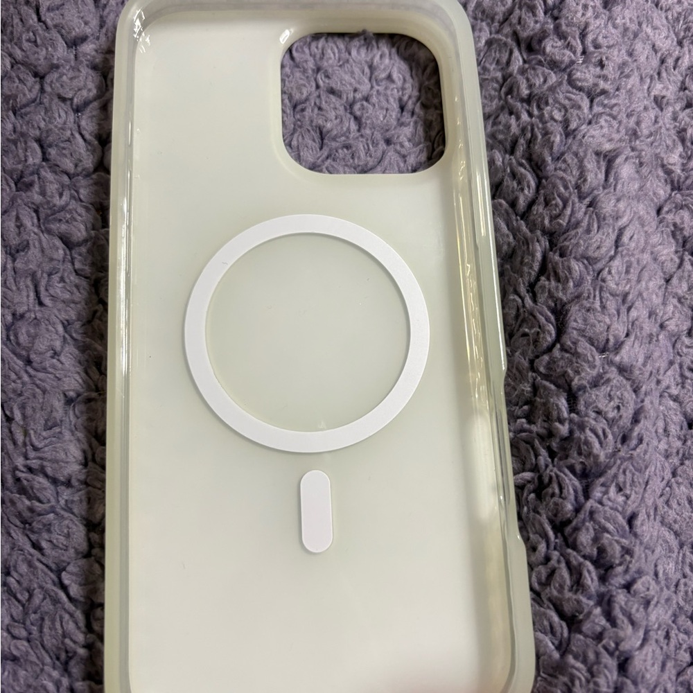Scorpify Blond Tortise Phone Case 16 pro max - Picture 2 of 2